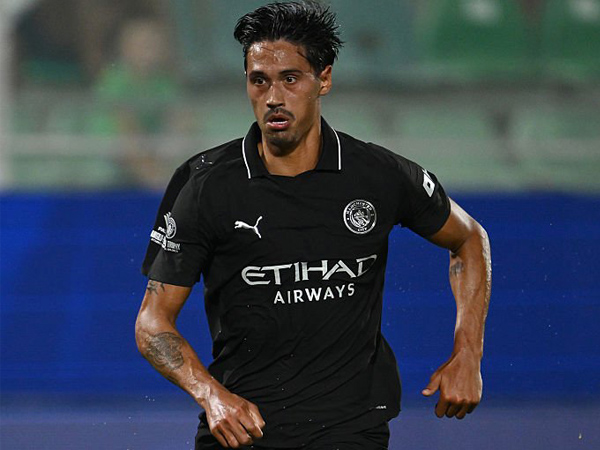 Tijjani Reijnders Siap Gantikan Peran Rodri di Lini Tengah City