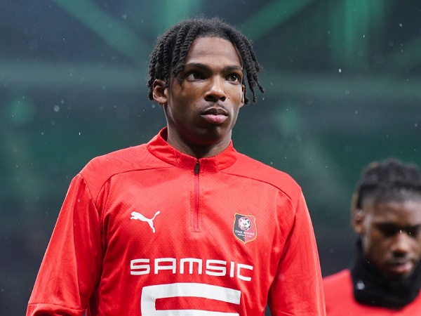 Jeremy Jacquet Tolak Tawaran Arsenal, Pilih Bertahan di Rennes
